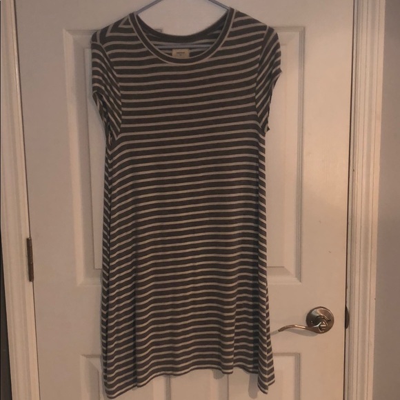 Gray and white stripped t-shirt dress - Picture 2 of 4